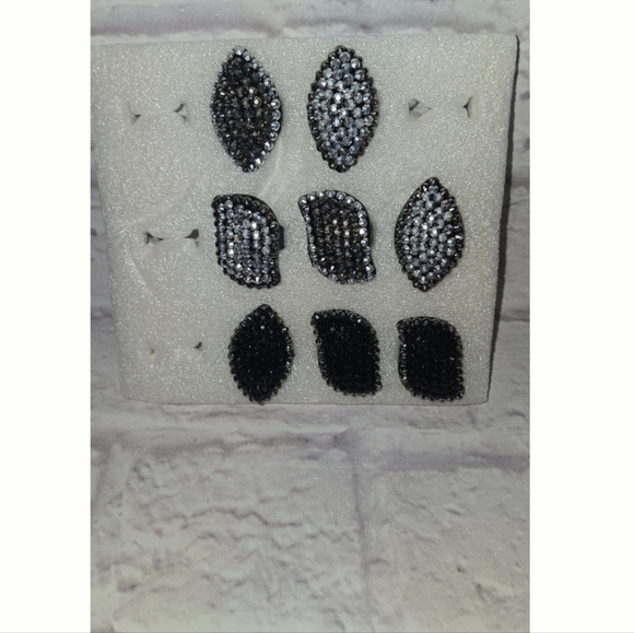 Costume Jewlery Rhinestone Rings - Picture 6 of 6